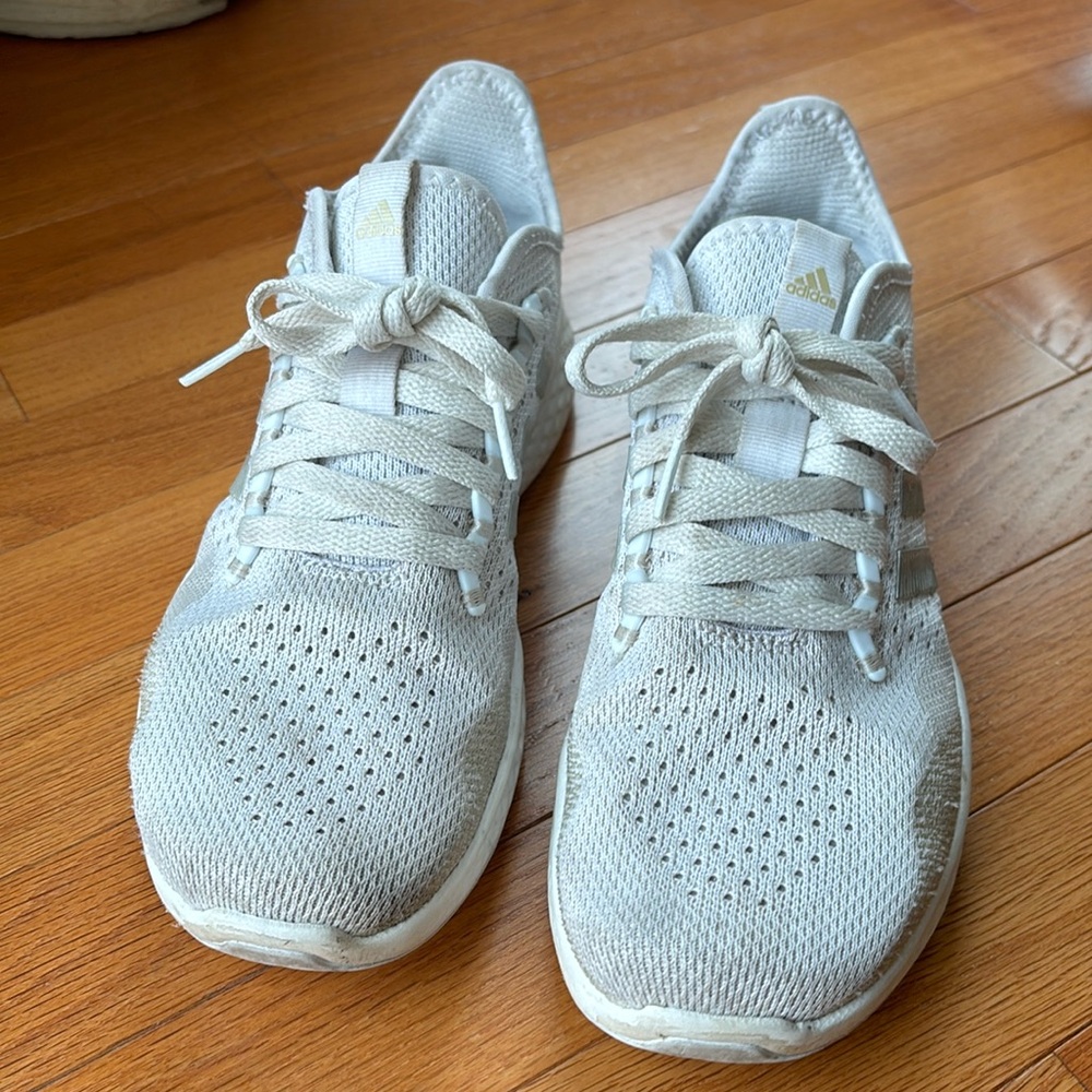 Adidas running shoe size 7.5